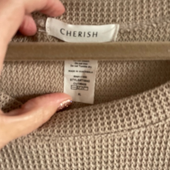 NWOT waffle knit top with side grommet/tie details. - Picture 4 of 6